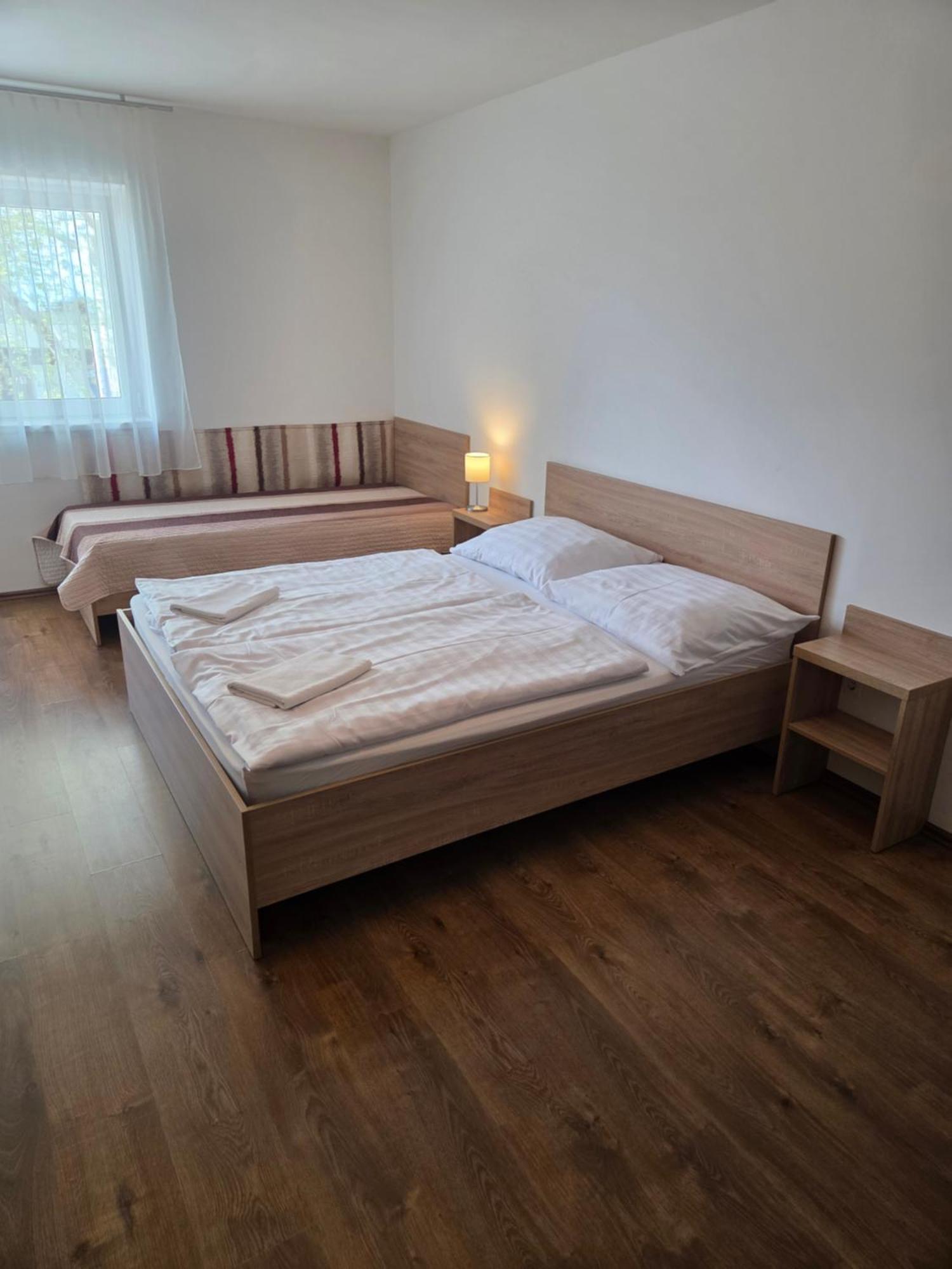 Adam Apartmanhaz Siofok Exterior photo