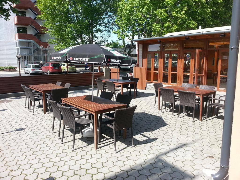 Adam Apartmanhaz Siofok Exterior photo